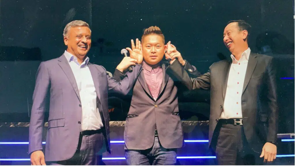 Singapore Professional Emcee James Yang with AIA CEO & Citi Ceo